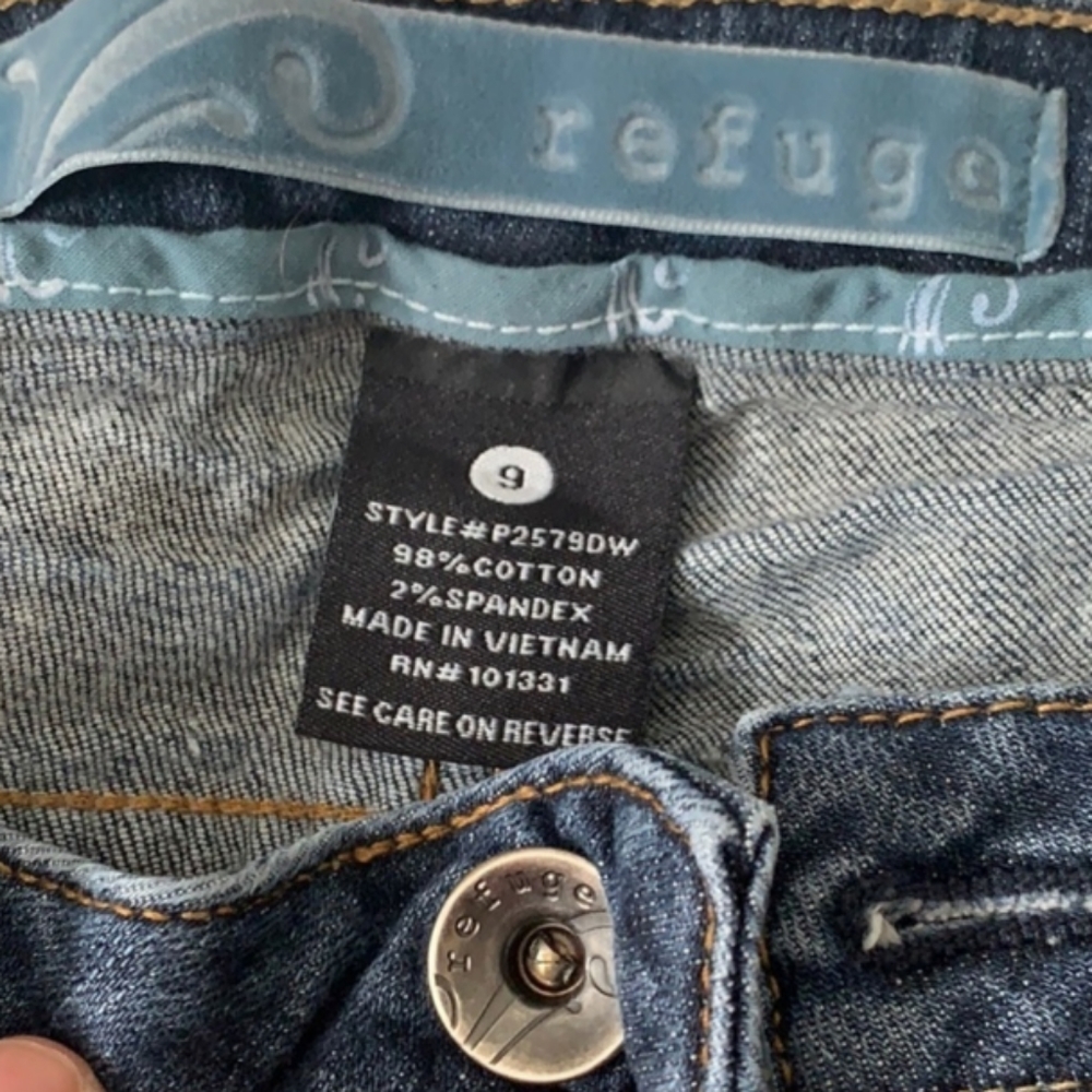 NWOT Refuge jeans (9) - Picture 3 of 3